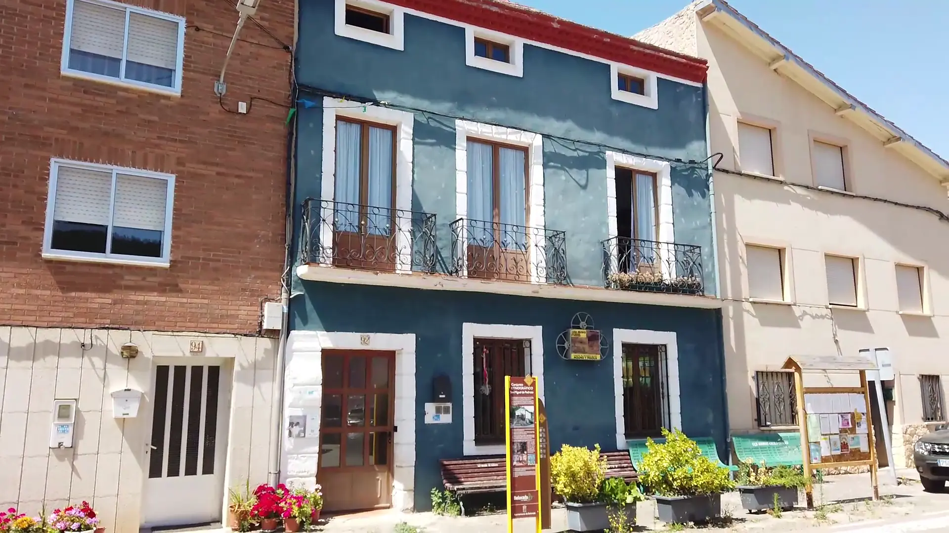 Fachada del Centro de interpretación del Molino y la Fragua en San Miguel de Pedroso Fachada del Centro de interpretación del Molino y la Fragua en San Miguel de Pedroso