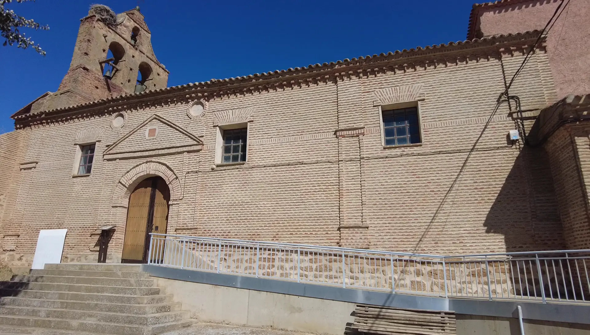 Fachada Iglesia Valderaduey