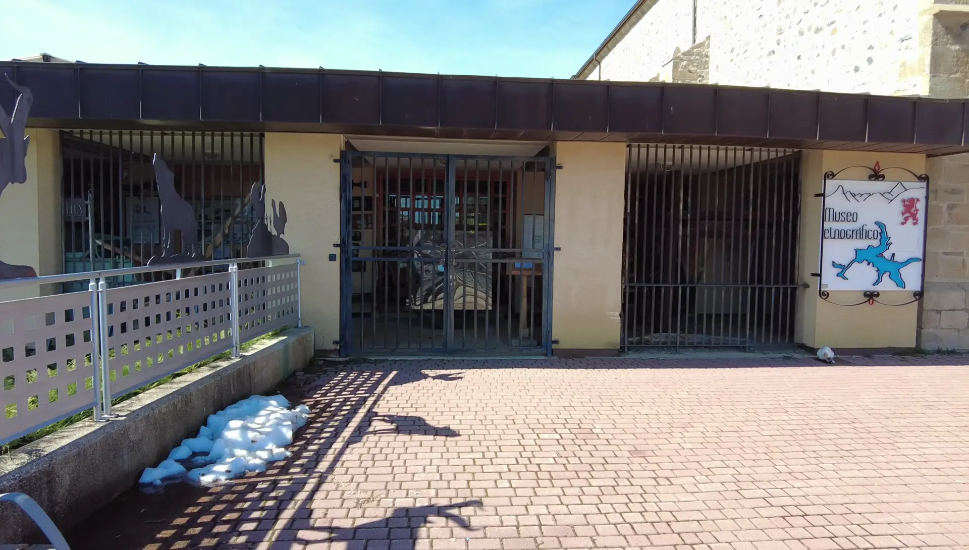 Fachada Museo Etnografico Riaño